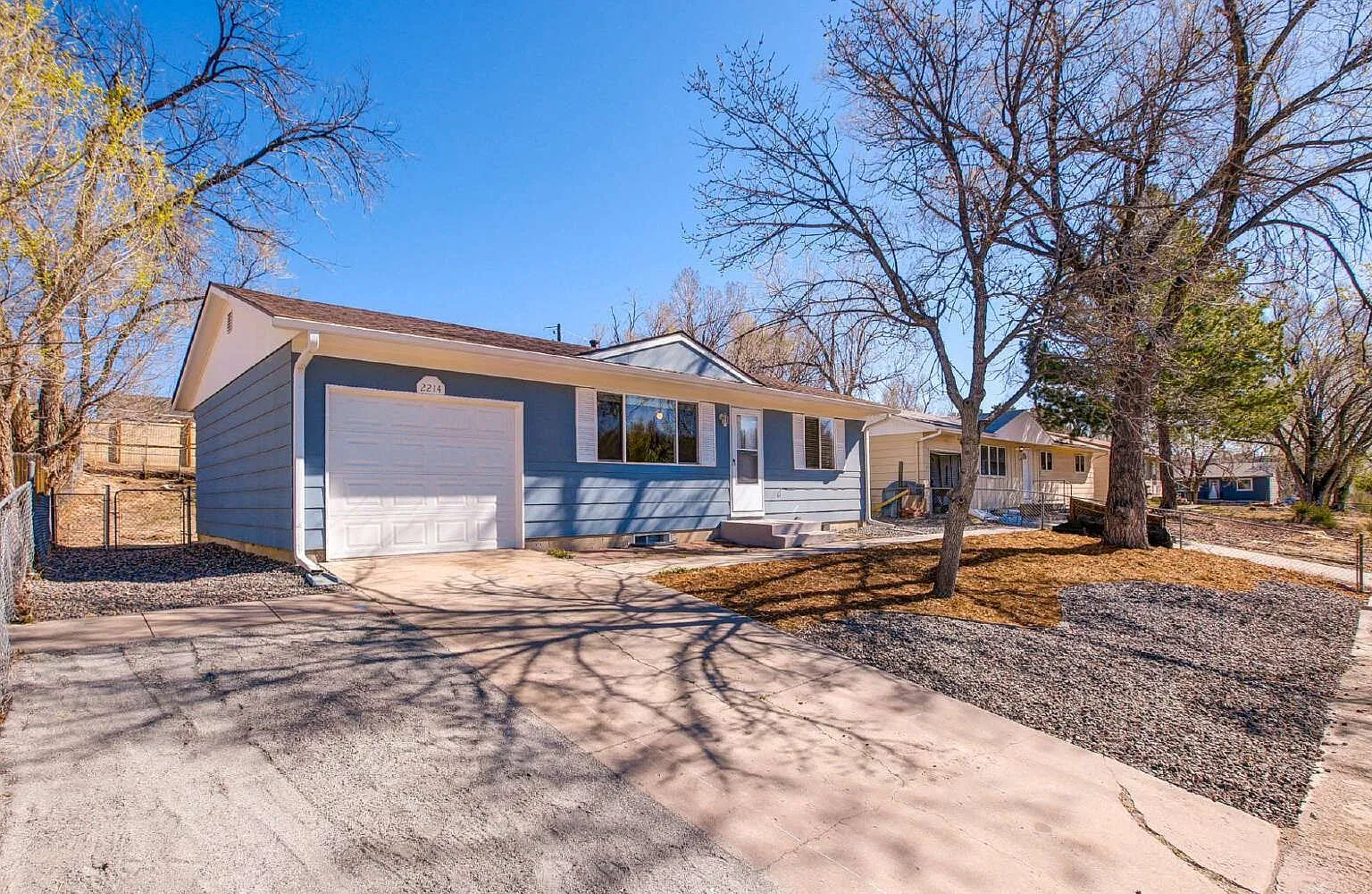 3 bed, 2.0 bath, 1464 sqft, $1,850 — Photo 1
