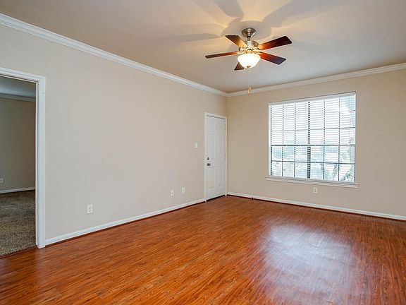 4th image of 2255 Braeswood Park Dr APT 127