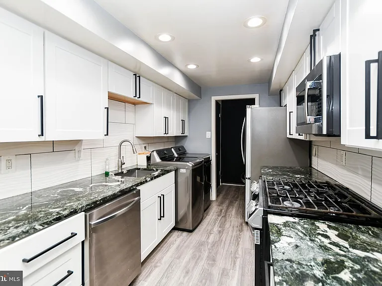 10208 Prince Pl #5-T5 — Photo 7