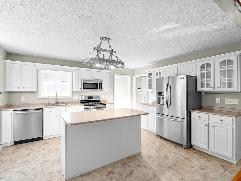 3487 Hickory Glen Dr — Photo 15