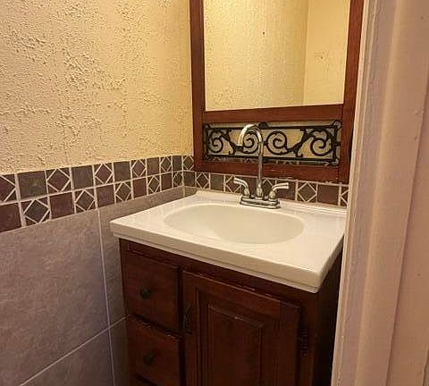 4th image of 4044 SW 67th Terrace #7