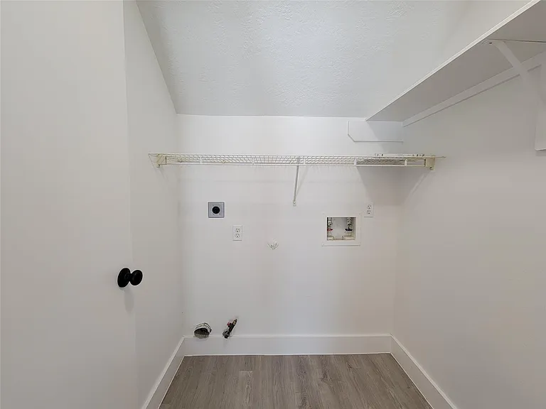 10030 Farrell Dr — Photo 17