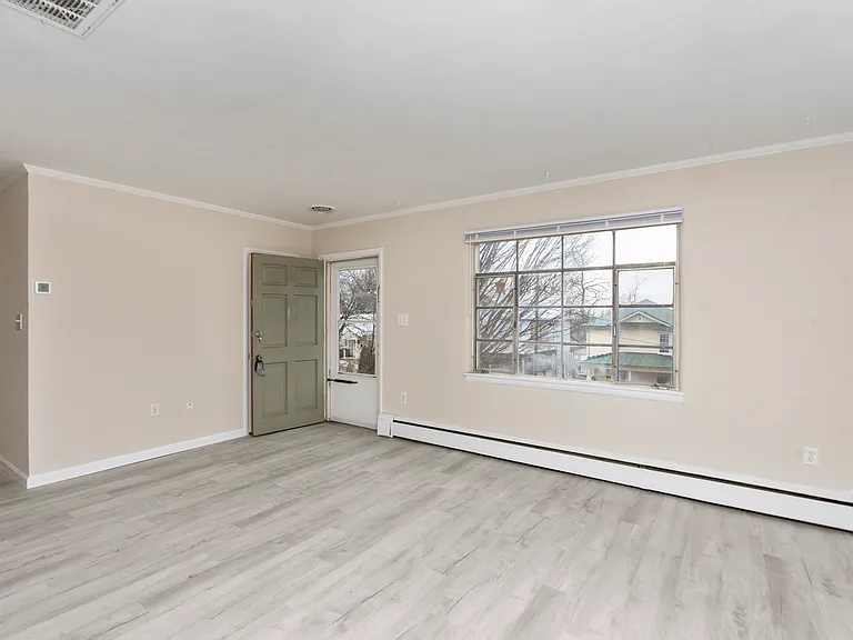 208 N Jefferson St — Photo 7