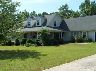 5001 Hunters Path Ct, Greensboro, NC 27409