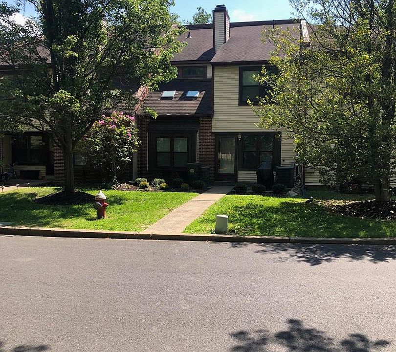 1st image of 15 Heather Ct