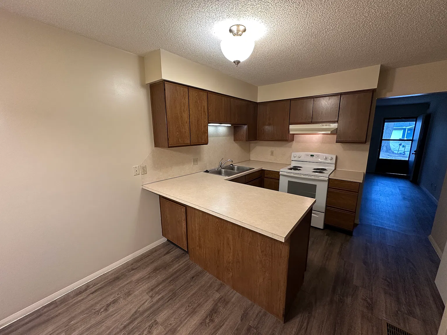 2 bed, $875 — Photo 3
