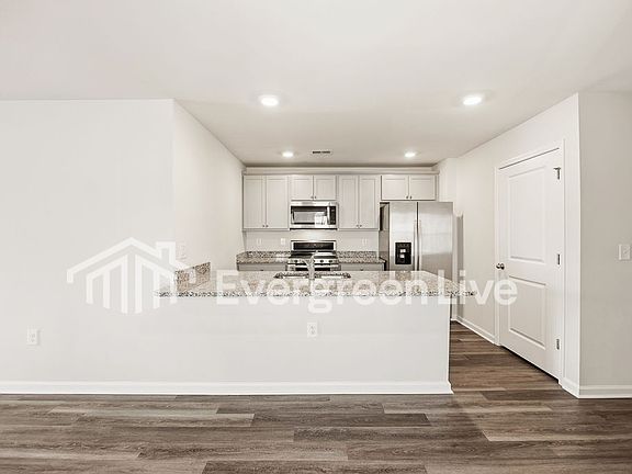 2nd image of 2276 Courtina Way