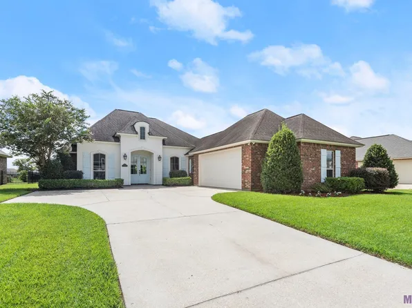 6558 Clark Plantation Dr, Gonzales, LA 70737