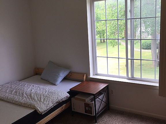 5th image of 480 Fox Hills Dr S APT 5