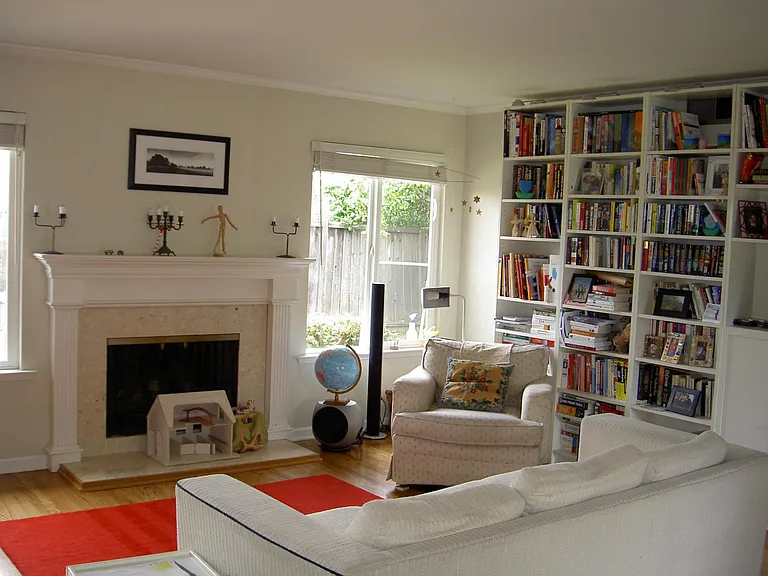 2226 Riordan Dr — Photo 5