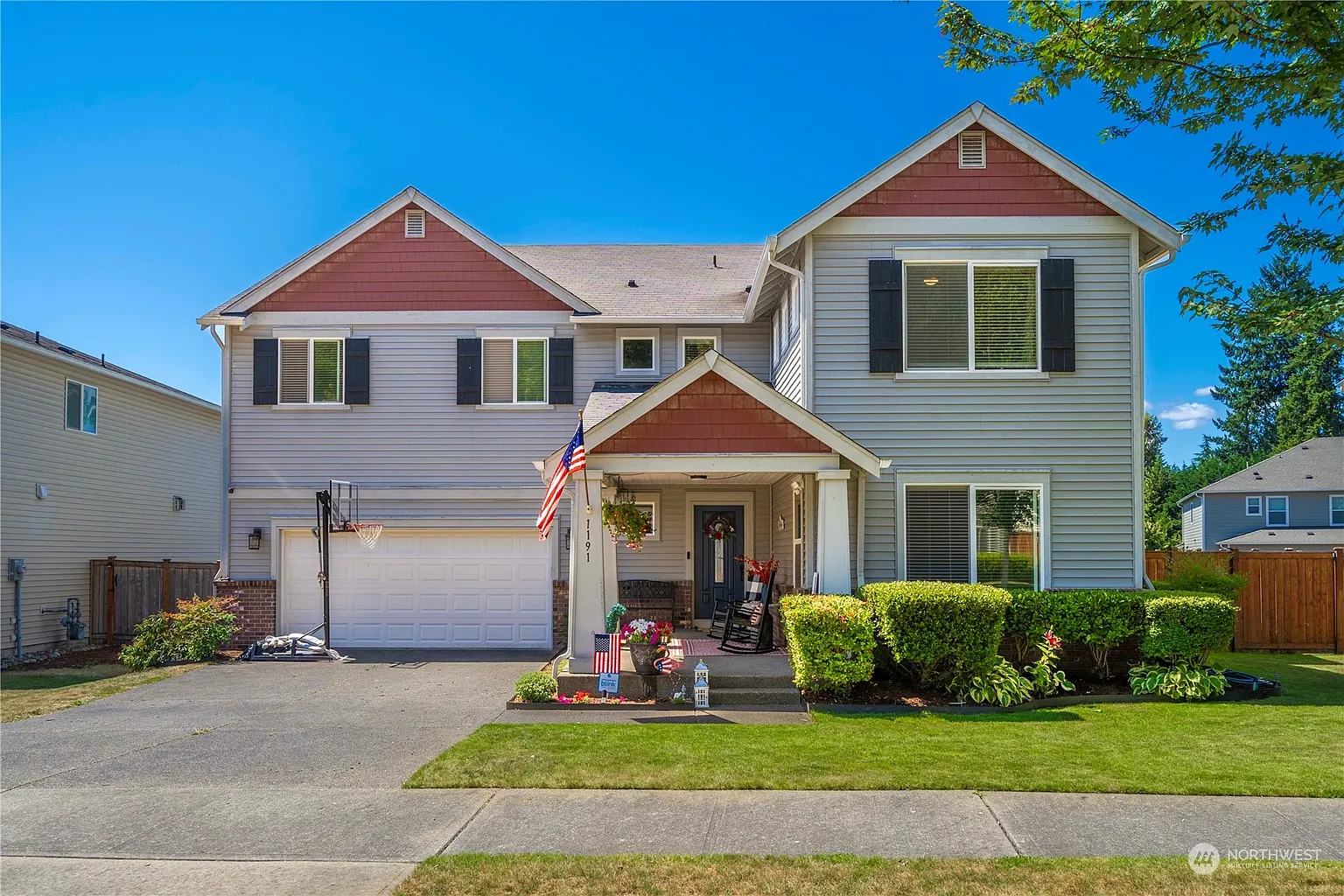 1191 Swan Loop photo 1