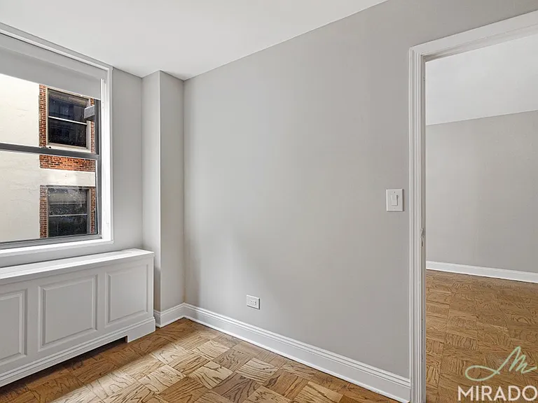 330 E 39th St #10M — Photo 3