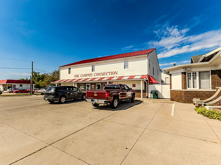 1620 W Jackson St — Photo 1