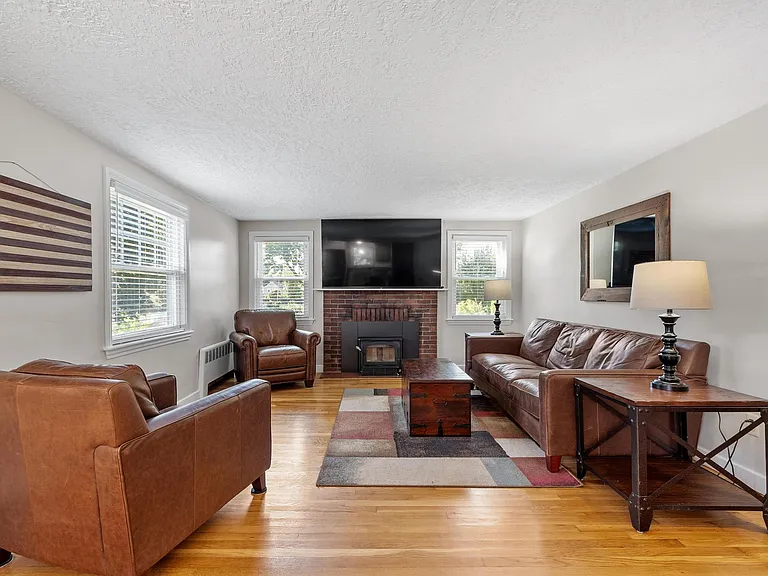 68 Oak Hill Rd — Photo 12