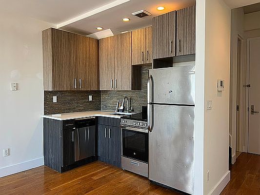 4th image of 871 Bergen St APT 4A