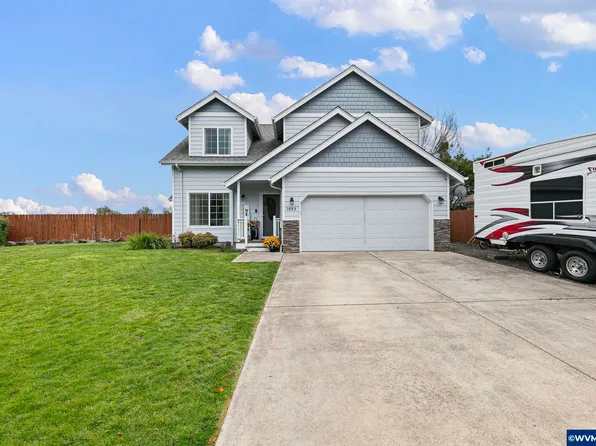 1053 Heckart Ln, Harrisburg, OR 97446