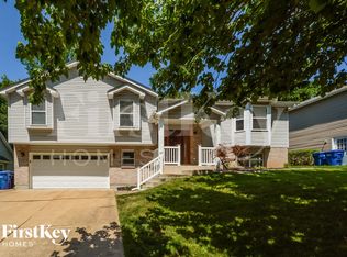 1879 Smizer Mill Ct, Fenton, MO 63026