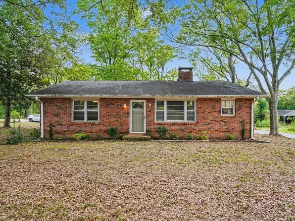 2 Ayersdale Dr, Taylors, SC 29687