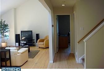 4th image of 20 Arnold Dr