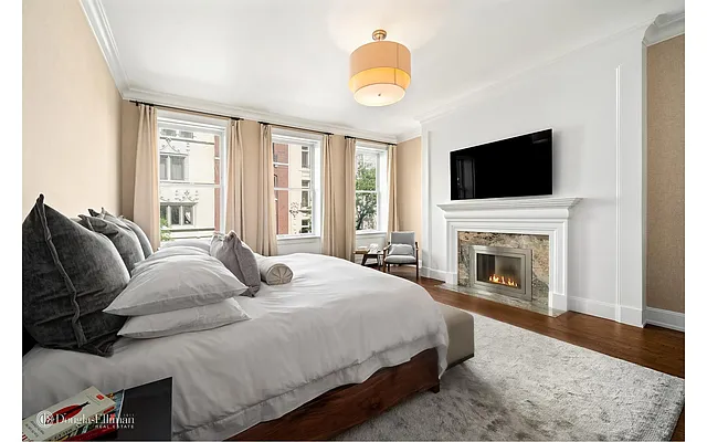 Sold by Douglas Elliman | media 8