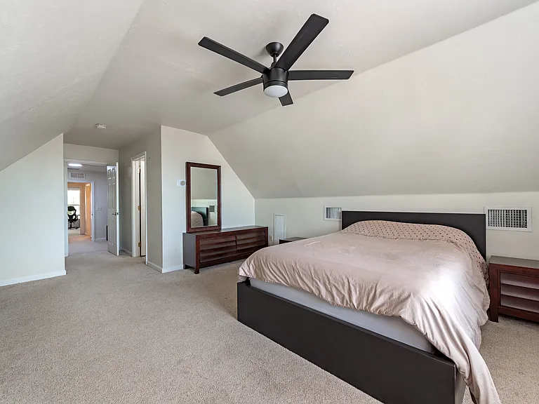 Leawood Cir — Photo 2