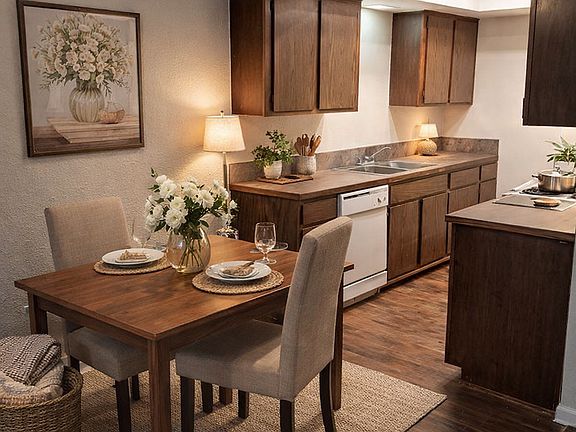 5th image of 3801 Geraldine Ave #1