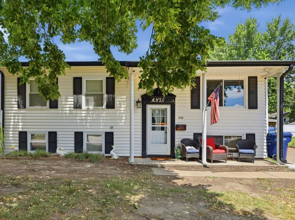 1110 Mayper Dr, Carter Lake, IA 51510