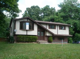 139 Michelle Ln, Bartonsville, PA 18321