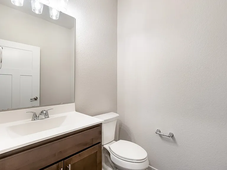 670 Lambert Dr — Photo 9
