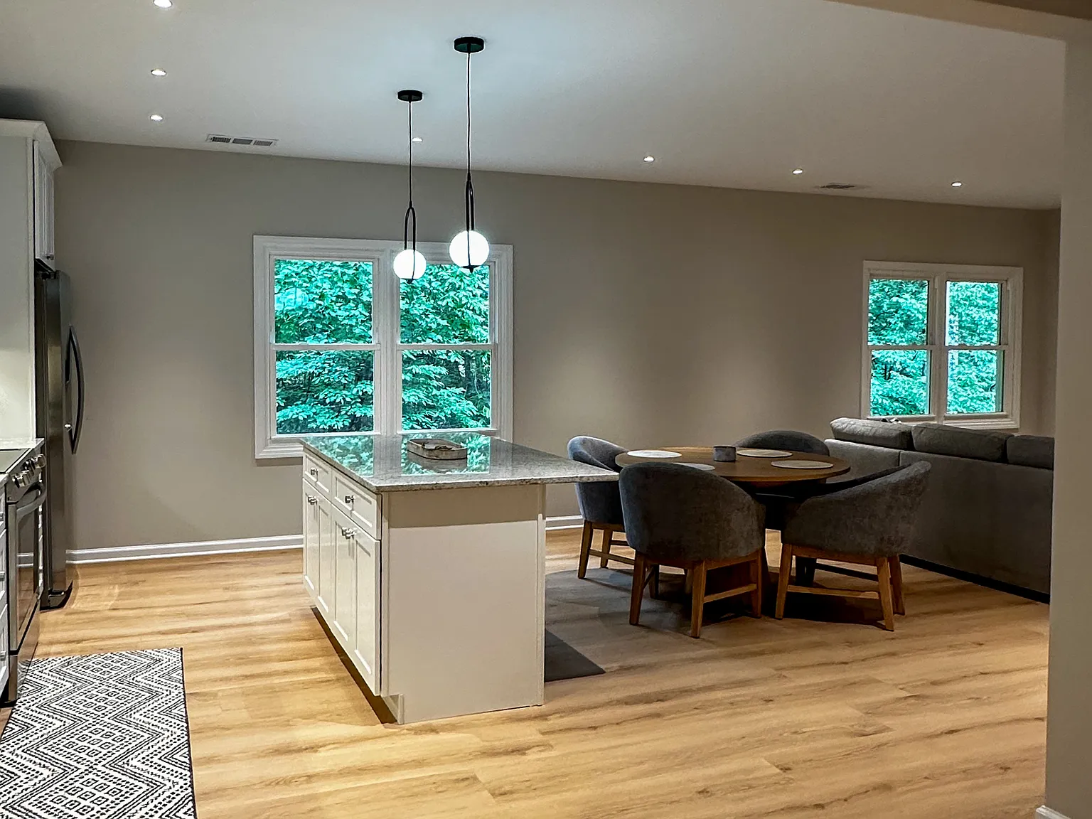 1 bed, 1000 sqft, $1,600 — Photo 4
