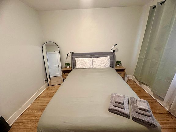 5th image of 126 Ashdale Ave APT 1