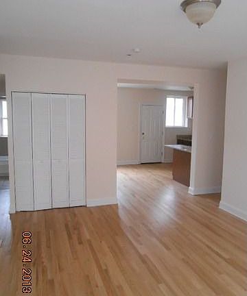 3rd image of 6321 N Sacramento Ave APT 2W