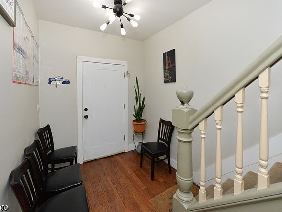 4th image of 135 Scheerer Ave