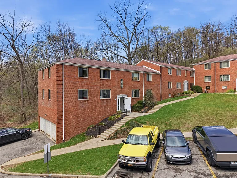 Lumar Village Apartments — Photo 19