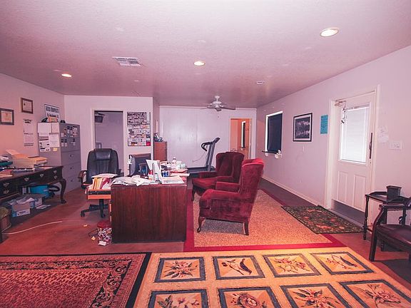 4th image of 891 Seydler
