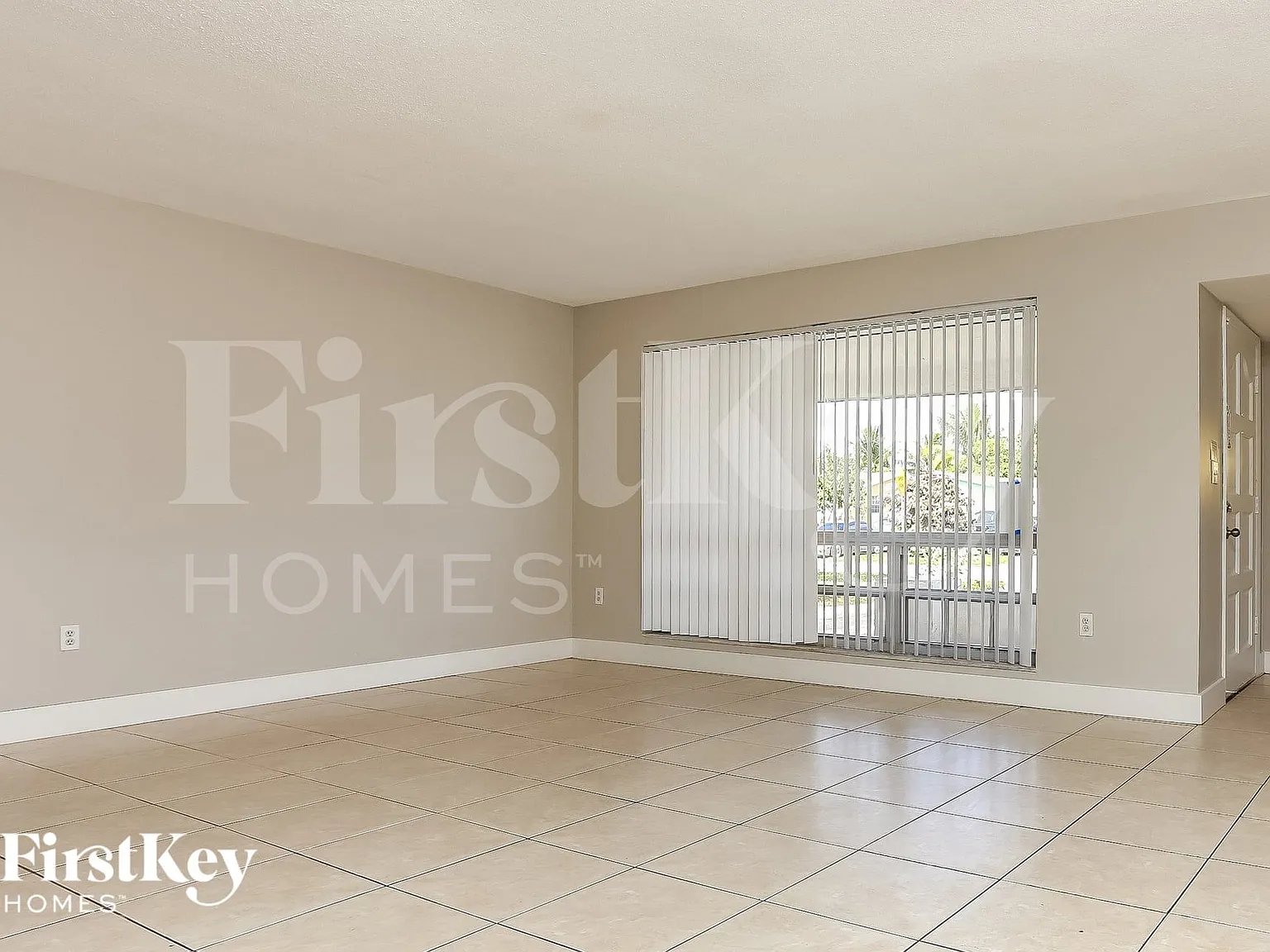 3 bed, 2.0 bath, 1760 sqft, $3,080 — Photo 3