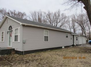 128 S 11th St, Council Grove, KS 66846