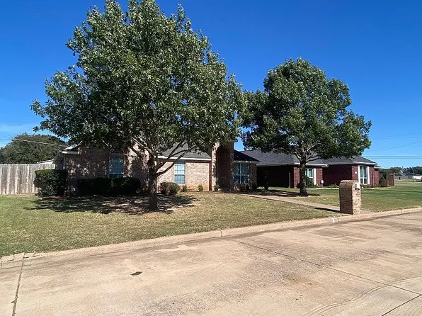1103 Chaparral Ct, Burkburnett, TX 76354
