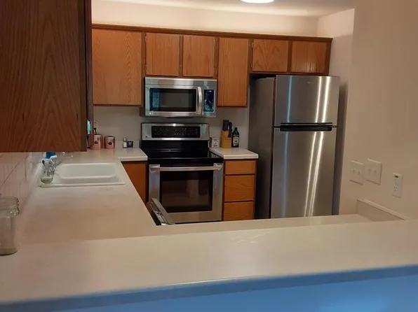 3620 E Barbara COURT #8, Oak Creek, WI 53154
