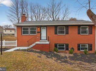 13418 Hillendale Dr, Woodbridge, VA 22193