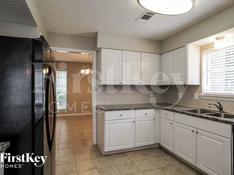 24106 Creekview Dr — Photo 9