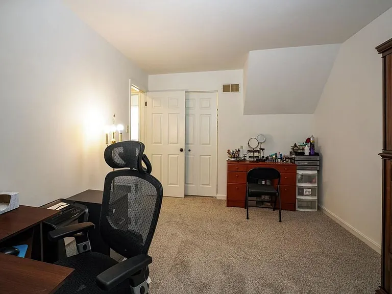 900 Skyview Dr — Photo 15