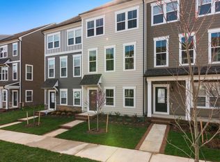 1617 Grove Chestnut Rd, Dumfries, VA 22026