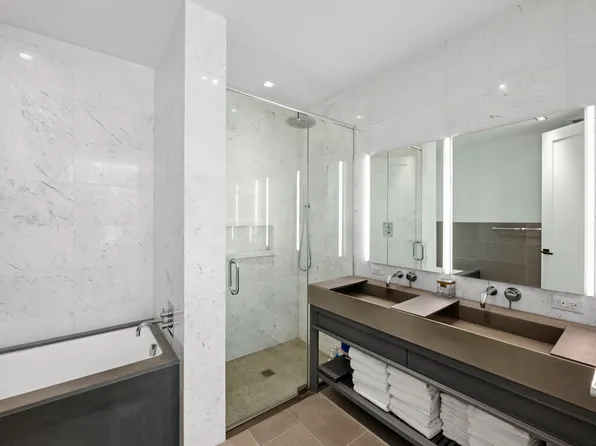 225 West 17th Street image 7 of 11