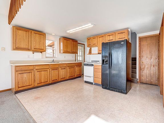 4th image of 24891 McClelland Dr