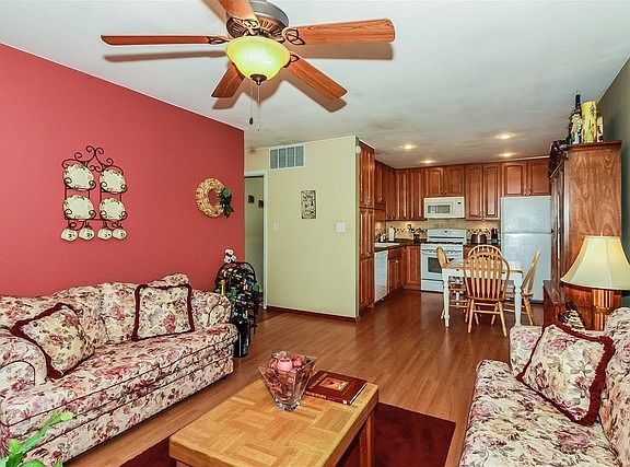 5th image of 8083 S Brockton Ct