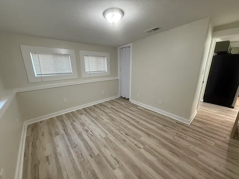 317 N Prairie St — Photo 6