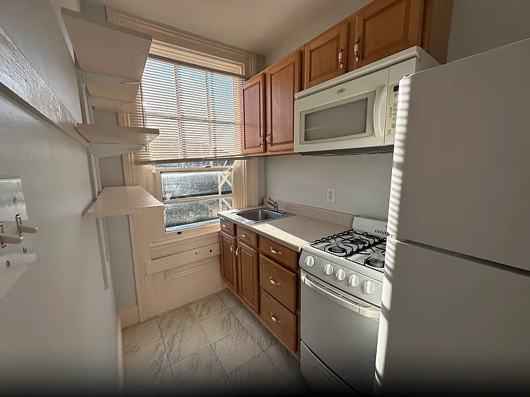 2333 Magazine St #8 — Photo 10