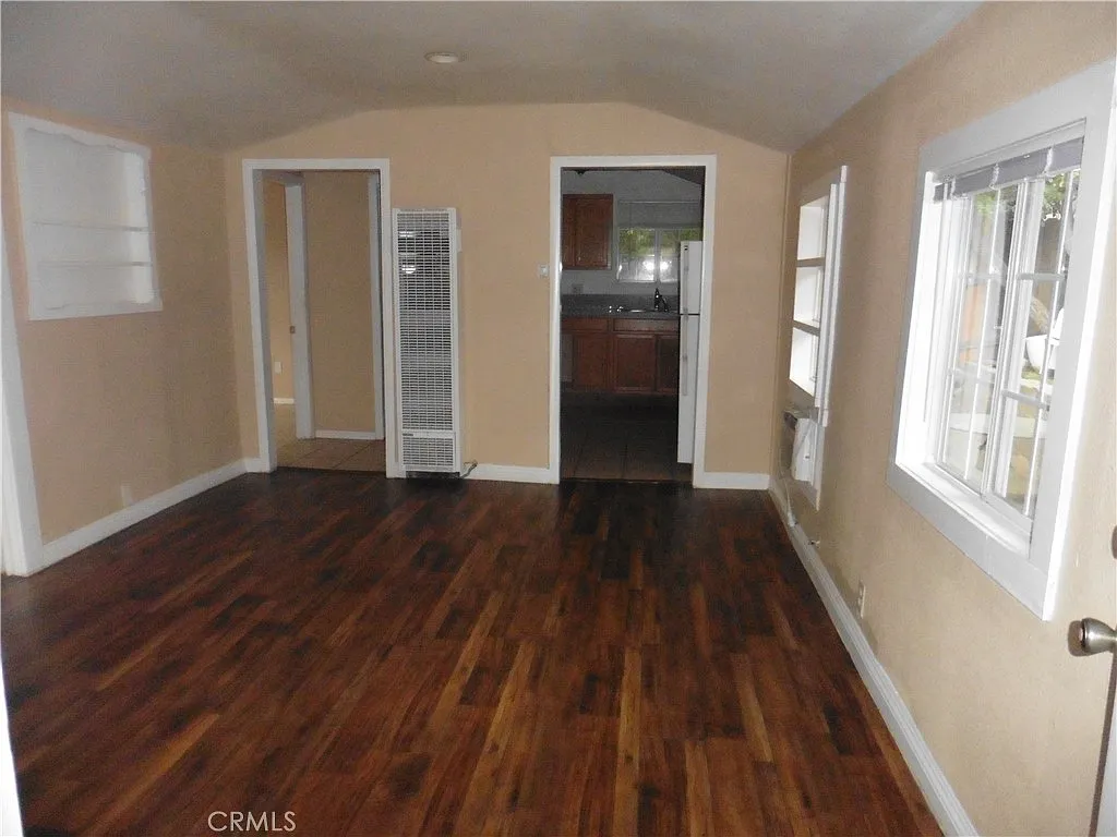 2 bed, 800 sqft, $2,700 — Photo 3