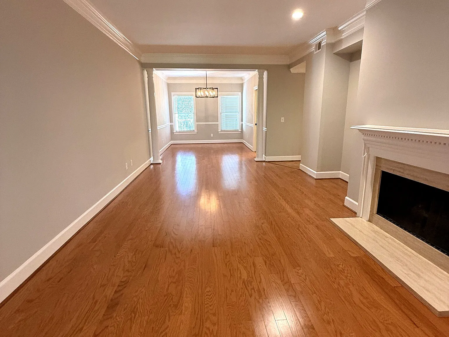 3 bed, 1600 sqft, $2,595 — Photo 2
